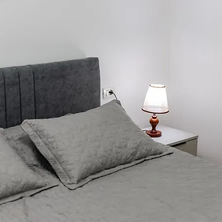 아파트 1br Near Main Square By Pikhost