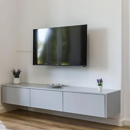1br Near Main Square By Pikhost 아파트 *