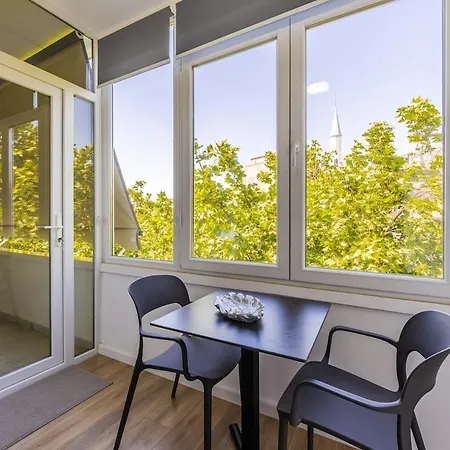 Apartment 1br Near Main Square By Pikhost